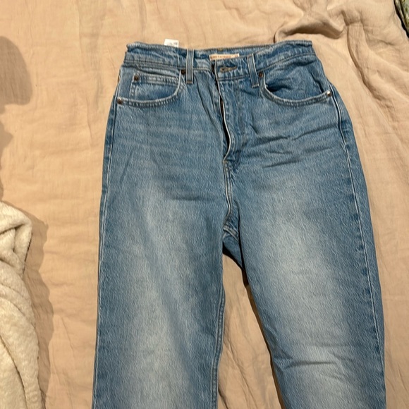 Levi 70s high slim straight jean, never worn - Picture 2 of 3
